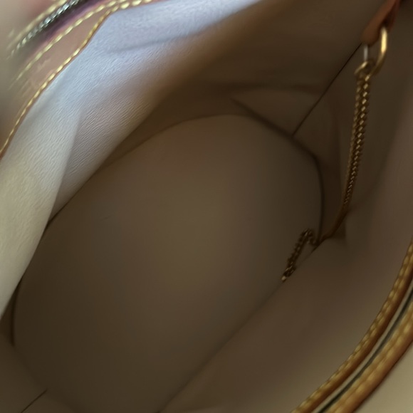 LOUIS VUITON (JUST BECAUSE I WANT TO) BUCKET BAG CRAZY SALEπ₯π₯π₯π₯ - Picture 12 of 16